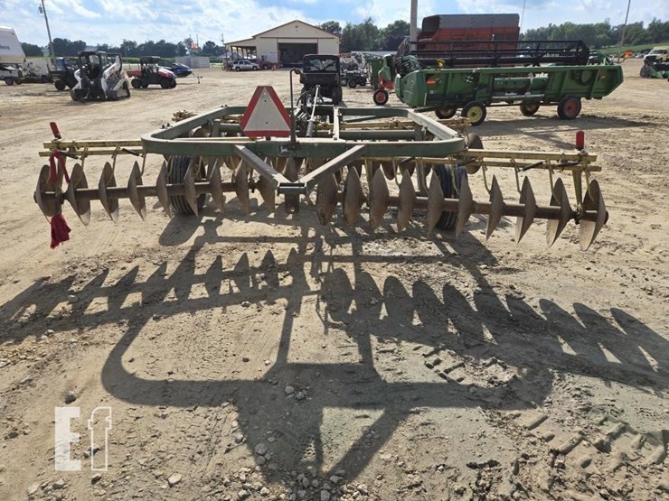 john-deere-210-image-9