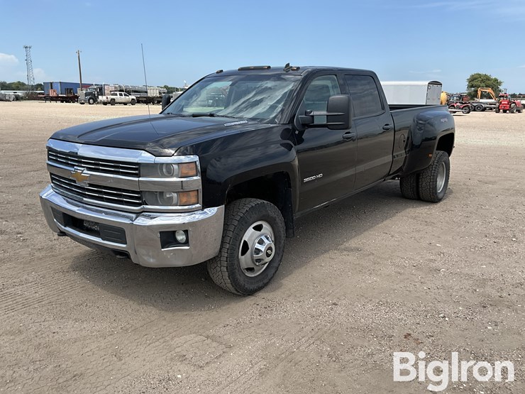 2015-chevrolet-3500-image-1