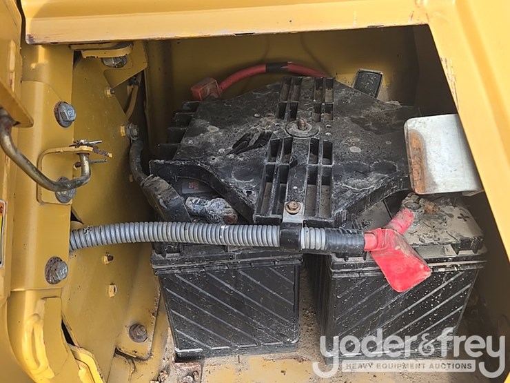 2008-caterpillar-d6n-lgp-image-49
