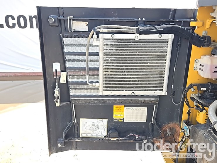 2022-caterpillar-259d3-image-51