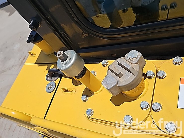 2021-komatsu-d65px-18-image-49