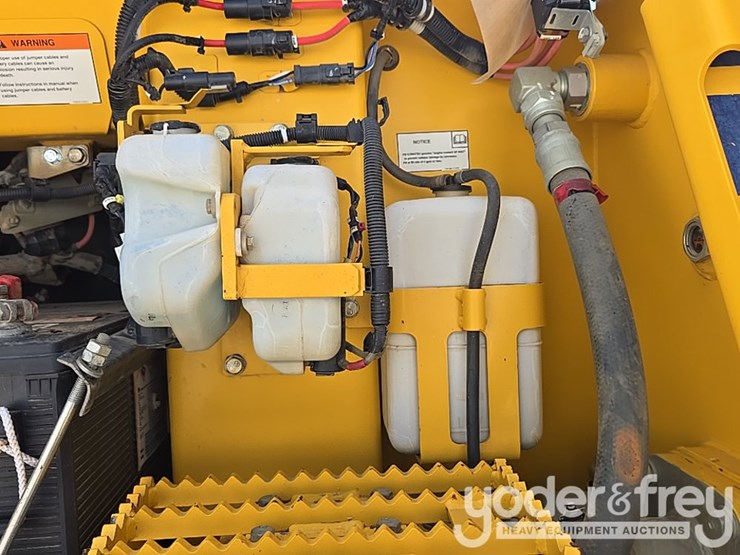 2021-komatsu-d61px-24-image-35
