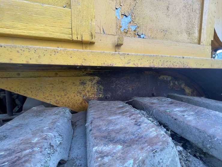 caterpillar-sixty-image-40