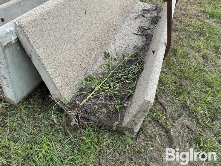 concrete-feed-bunks-image-15