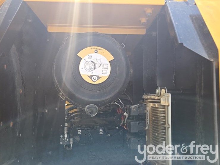 2017-deere-210g-lc-image-53