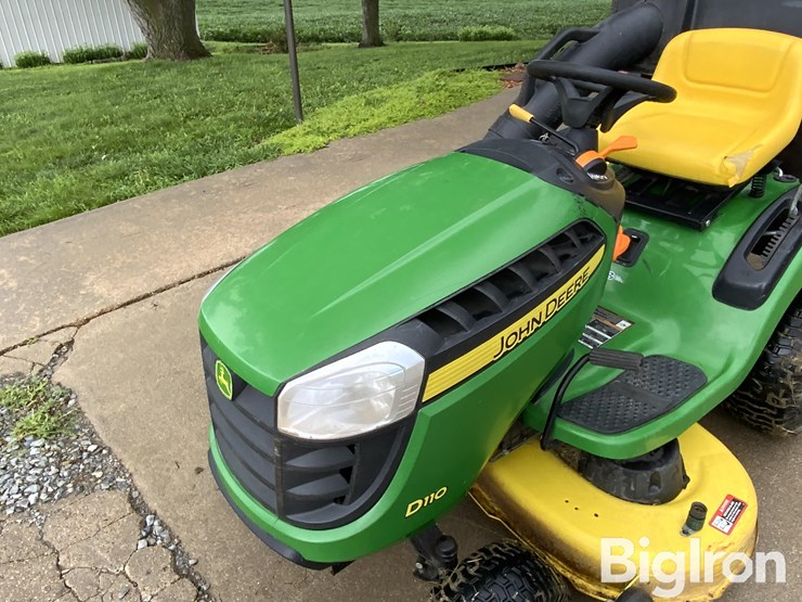 2015-john-deere-d110-image-9