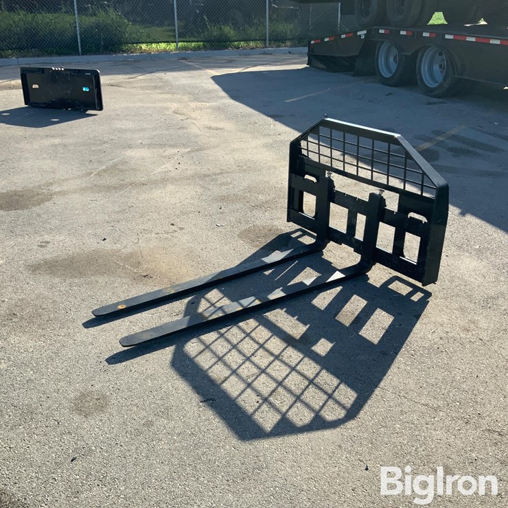 Skid Steer Pallet Fork Attachment