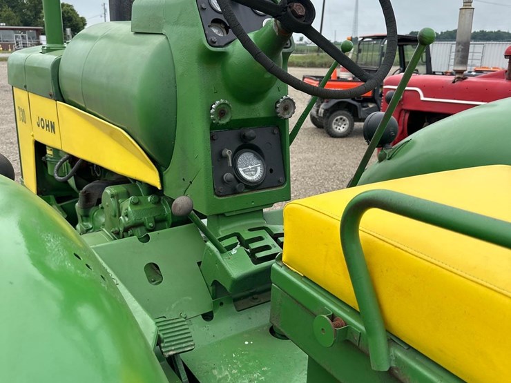 john-deere-730-image-9