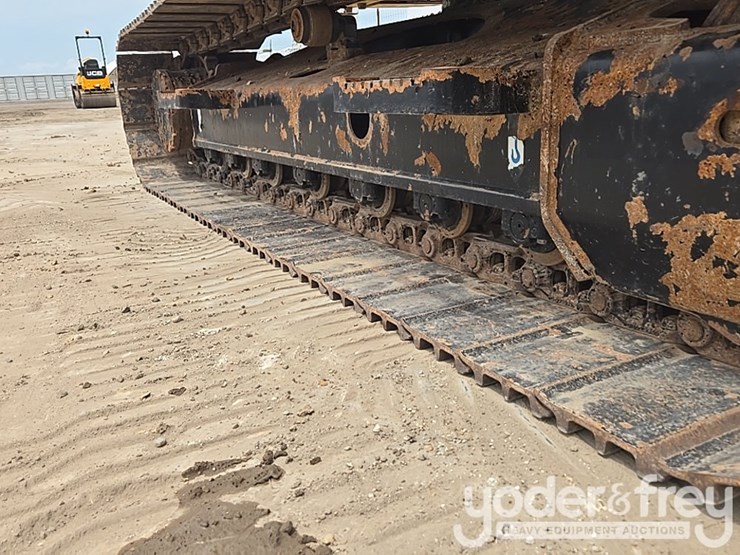 2022-deere-130g-image-26