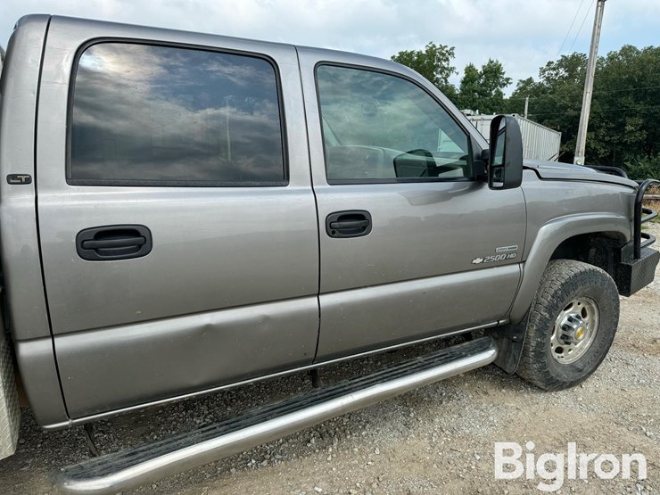 2006-chevrolet-2500hd-image-17
