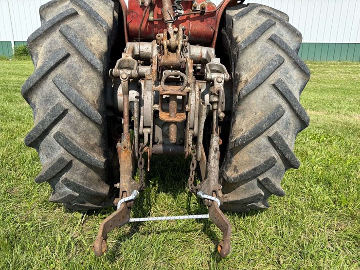 massey-ferguson-825-image-12