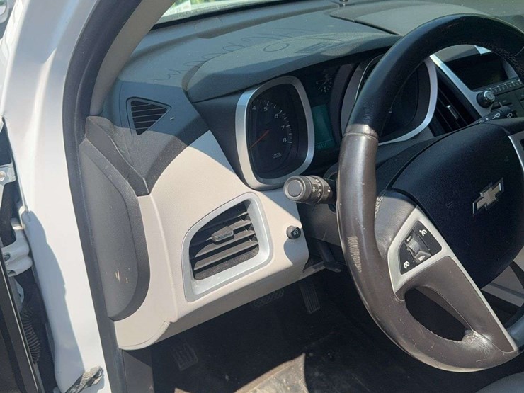 2010-chevrolet-equinox-lt-image-8