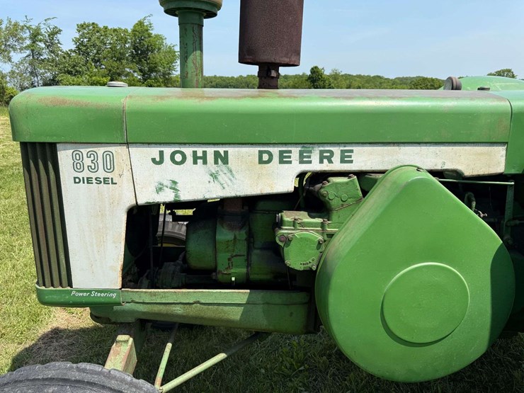 john-deere-830-image-12