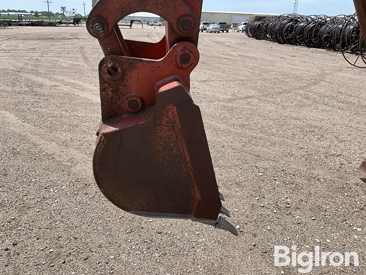 ditch-witch-r100-image-10