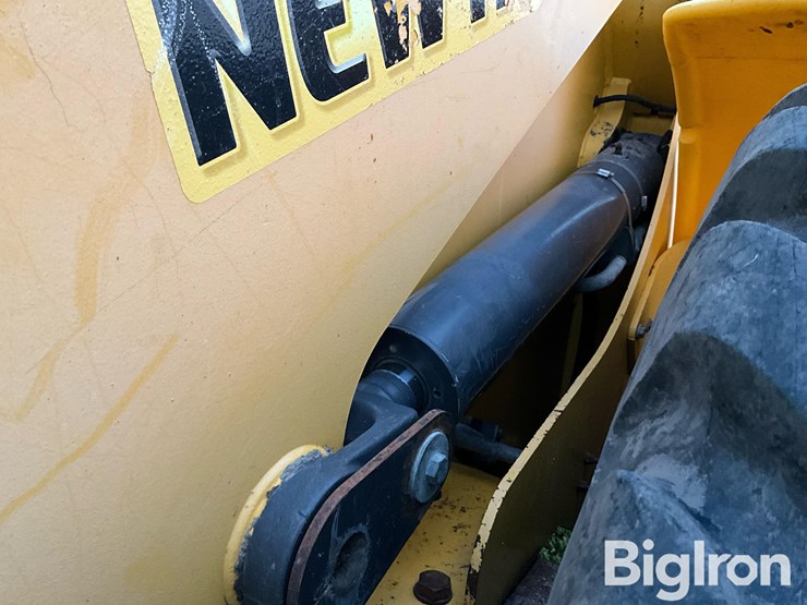 2010-new-holland-w130b-image-12