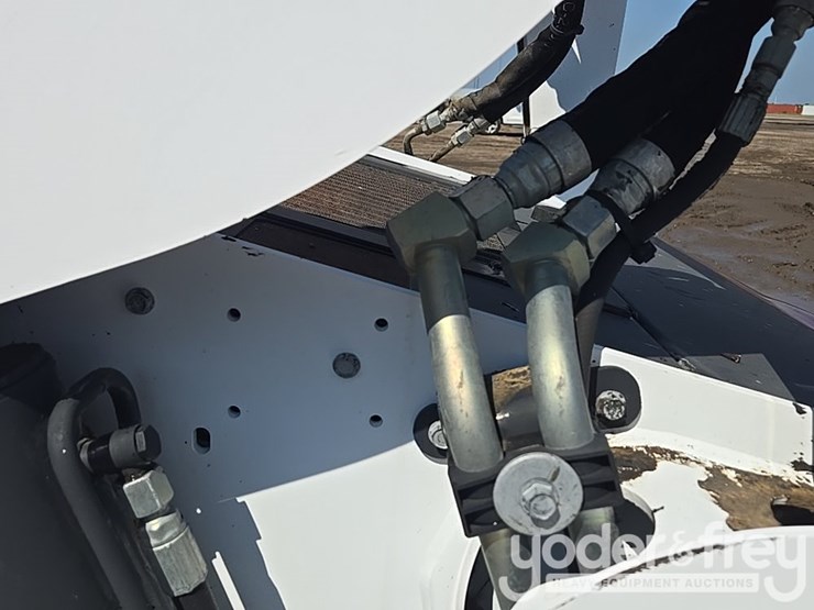 2019-bobcat-t590-image-35