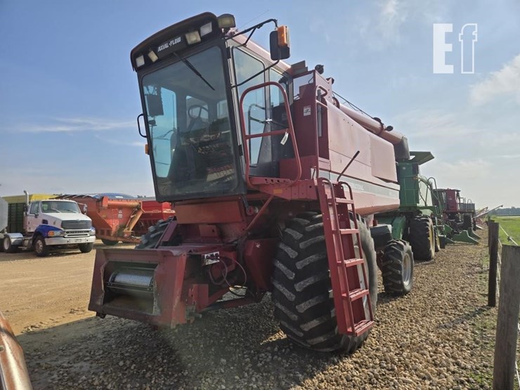 1992-case-ih-1660-image-5