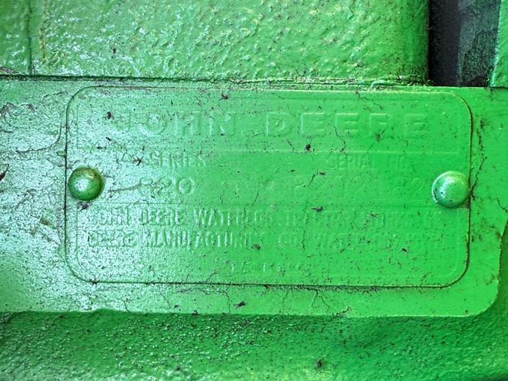 john-deere-820-image-29