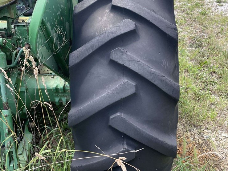 john-deere-2030-image-21