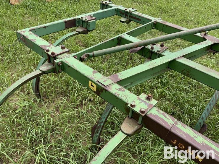 john-deere-100-image-16