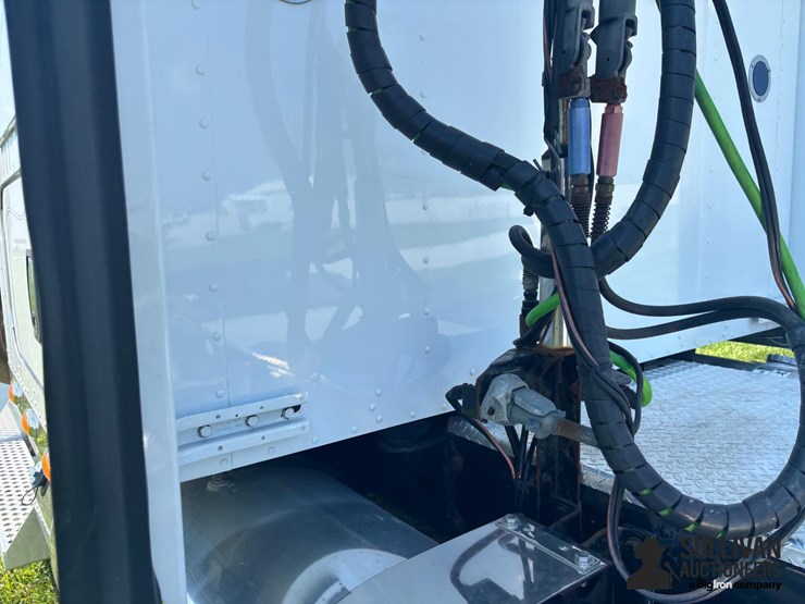 2019-kenworth-w900-image-19