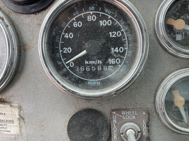 1995-ford-l9000-image-68