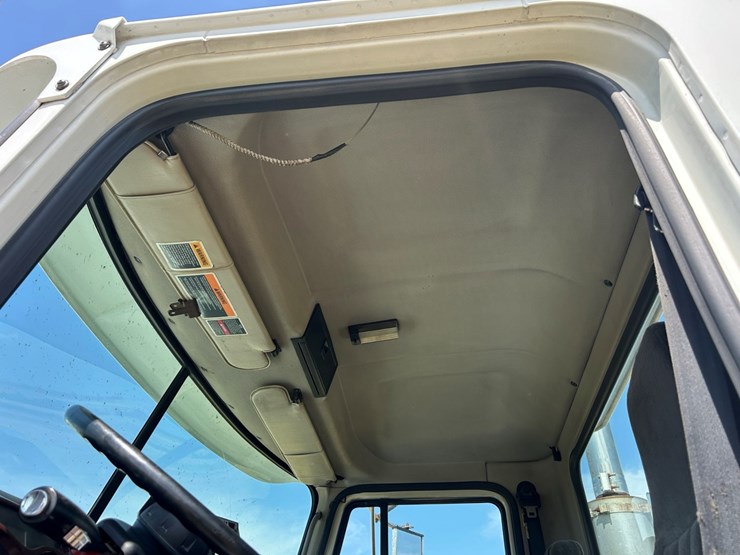 2001-mack-ch613-image-20