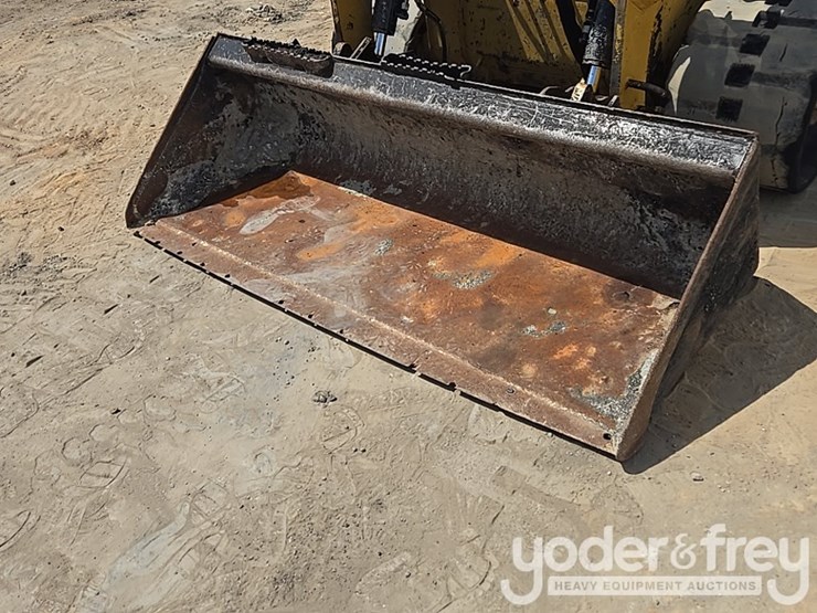 2022-caterpillar-259d3-image-9