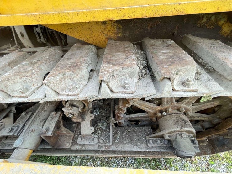 caterpillar-sixty-image-35