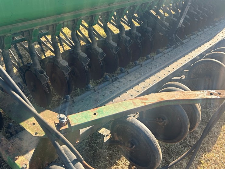 john-deere-8300-image-11