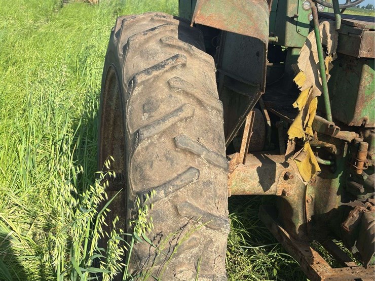 john-deere-70-image-23