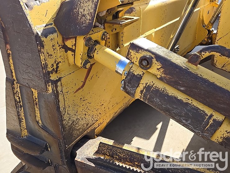 2014-komatsu-d155ax-7-image-24