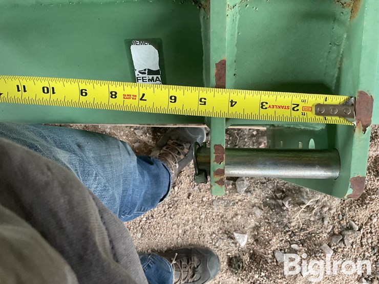 john-deere-148-image-18