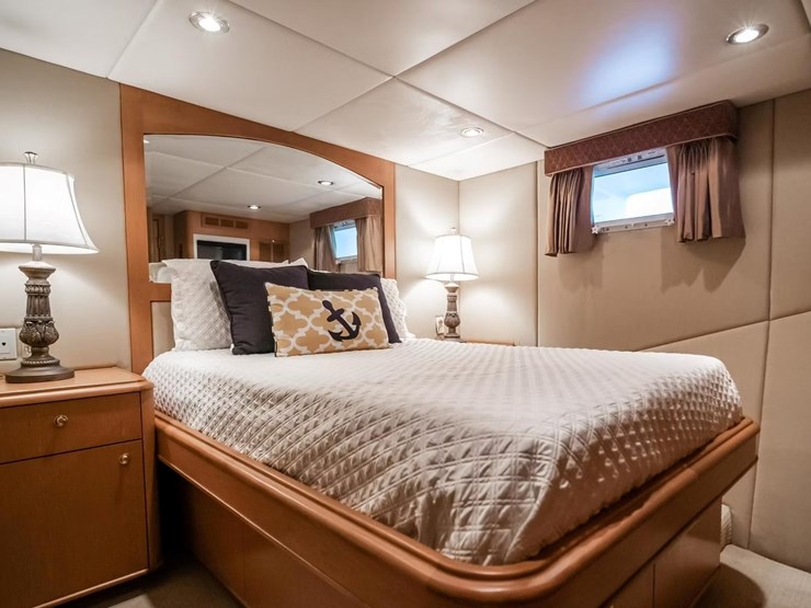 #18-•-2003-breaux-brothers-85'-yacht-|-"come-monday"-image-56