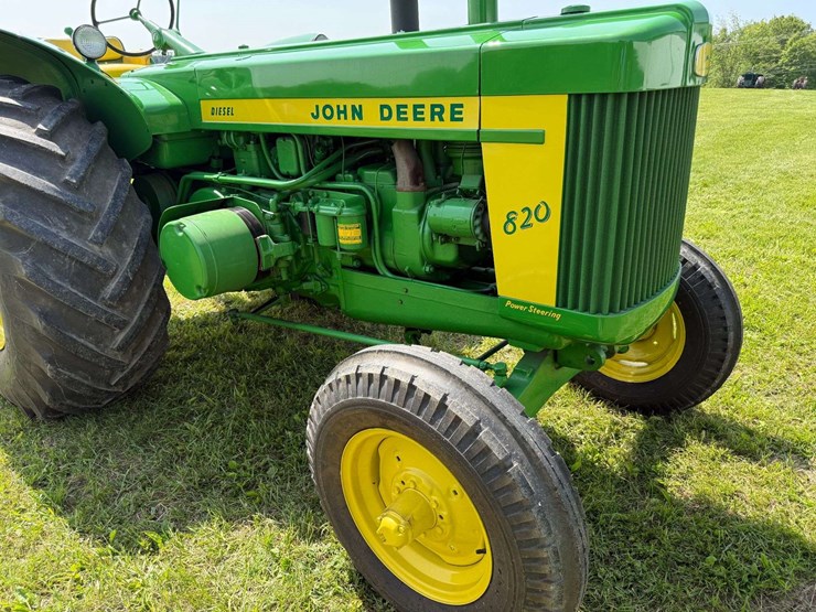 john-deere-820-image-13