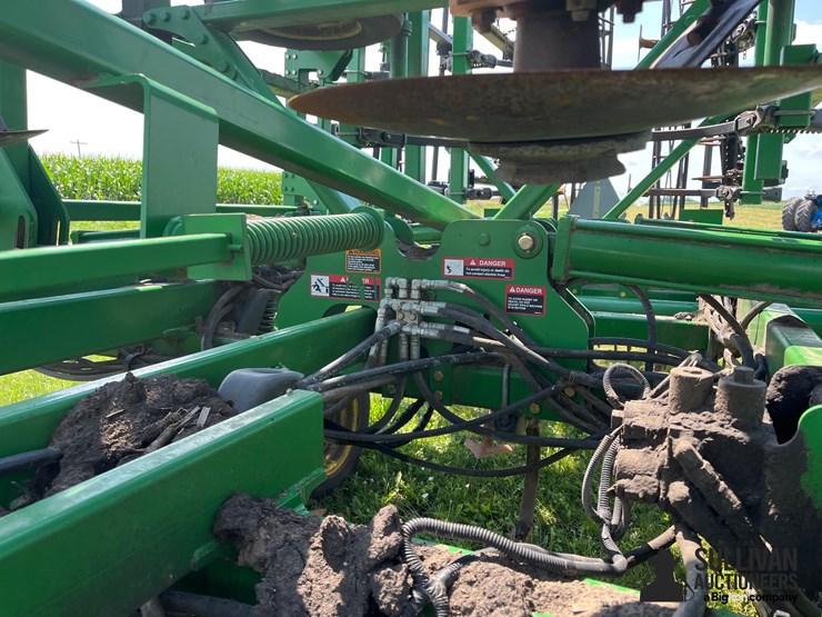 john-deere-2310-image-14