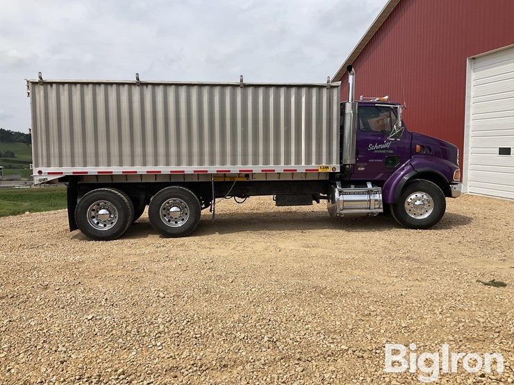 2004-sterling-lt9500-image-4