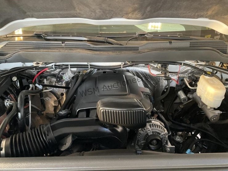 2015-chevrolet-silverado-3500hd-image-15