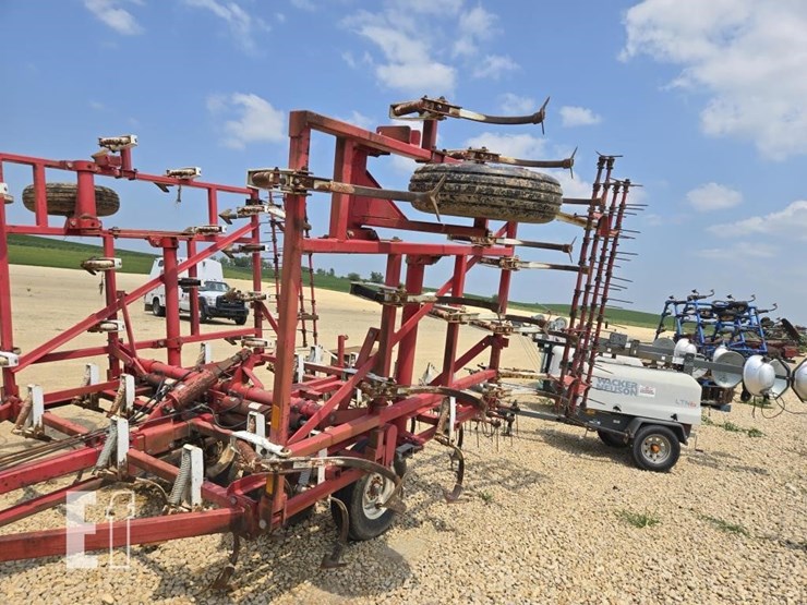 wil-rich-field-cultivator-3837-image-4