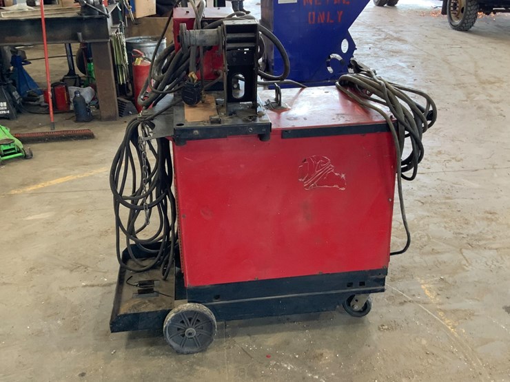 lincoln-electric-dc-400-wire-feed-welder-image-4
