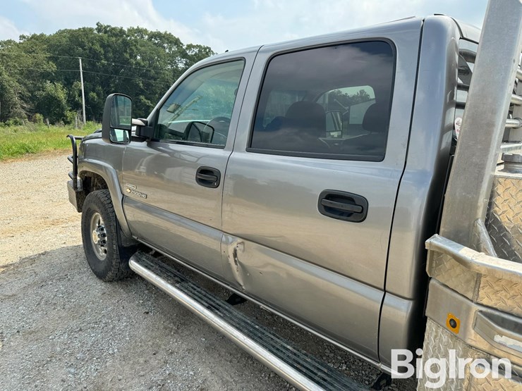 2006-chevrolet-2500hd-image-19