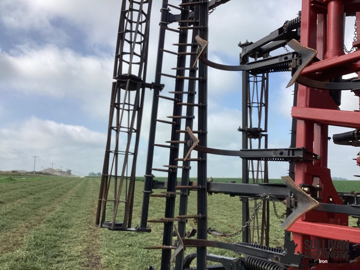 2017-case-ih-255-image-19