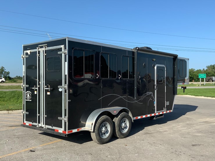 2020-dixie-outlaw-t/a-livestock-trailer-image-3