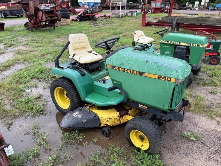 john-deere-240-image-1