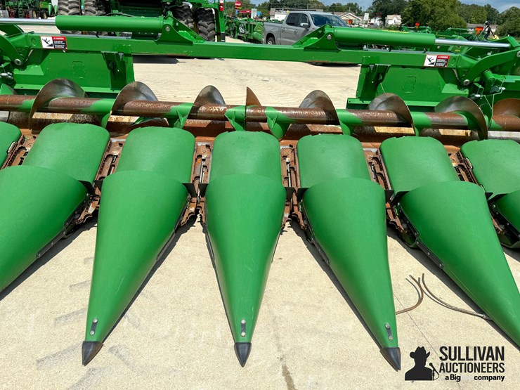 2023-john-deere-c12f-image-8
