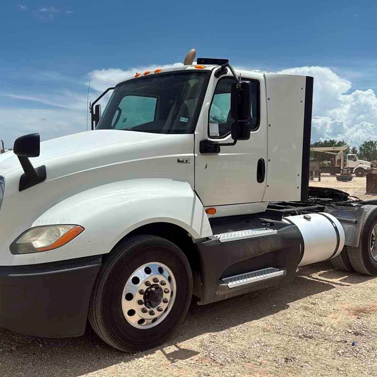 2018 INTERNATIONAL LT