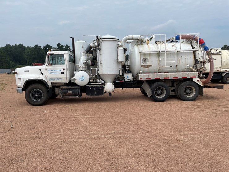 1995-ford-l9000-image-16