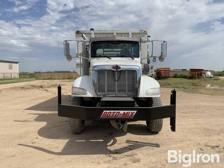 2017-peterbilt-348-image-2