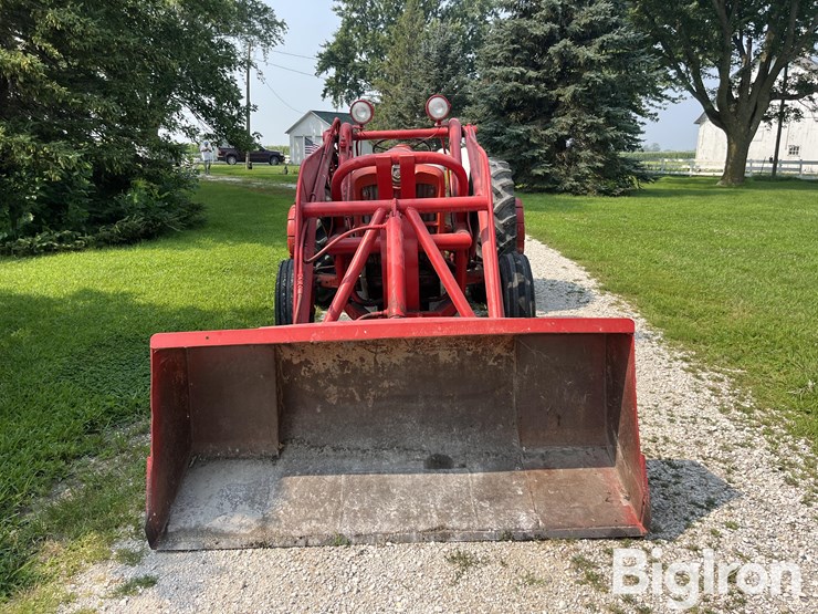 1961-ford-tractor-image-2