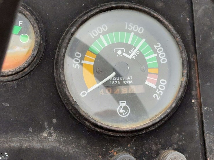 massey-ferguson-265-image-36